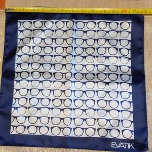 Evatik pocket square with glasses design